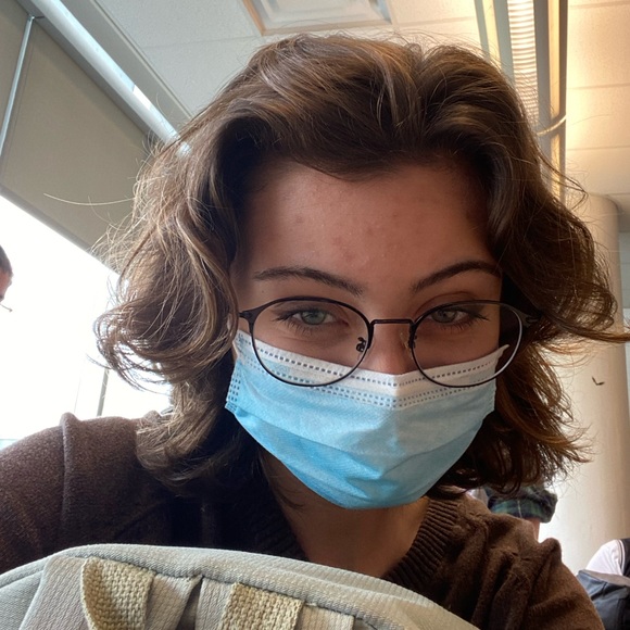 Meet your Posher, Emily - Picture 3 of 3